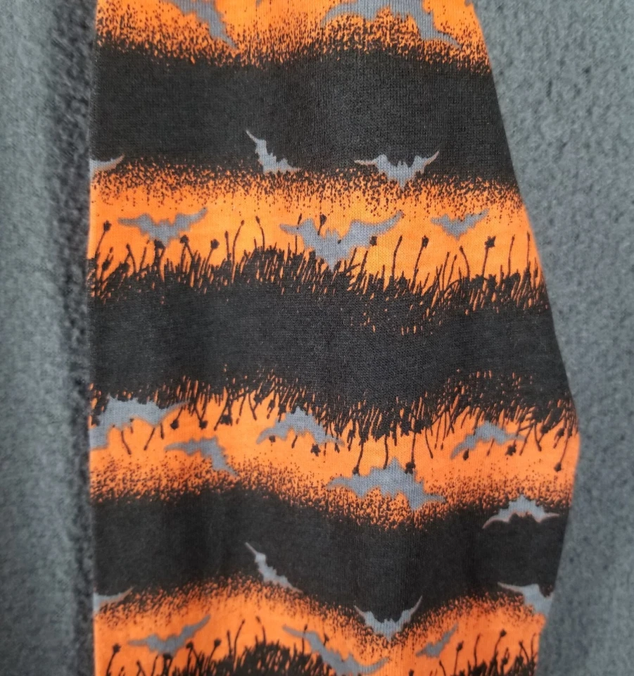  Hello Kitty T Shirt XXL Halloween Theme w/ Bats On Long Sleeves See Photos - Image 4 of 4