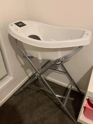 bath tub baby bunting