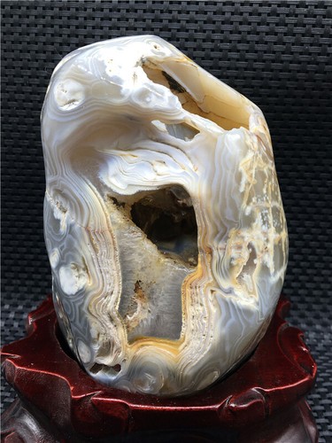 2100g Natural agate crystal pore rough grinding sample +stand U386 - Picture 3 of 12