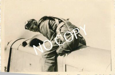 Foto WK 2 Doppeldecker Militärflugzeug Pilot B 1.35