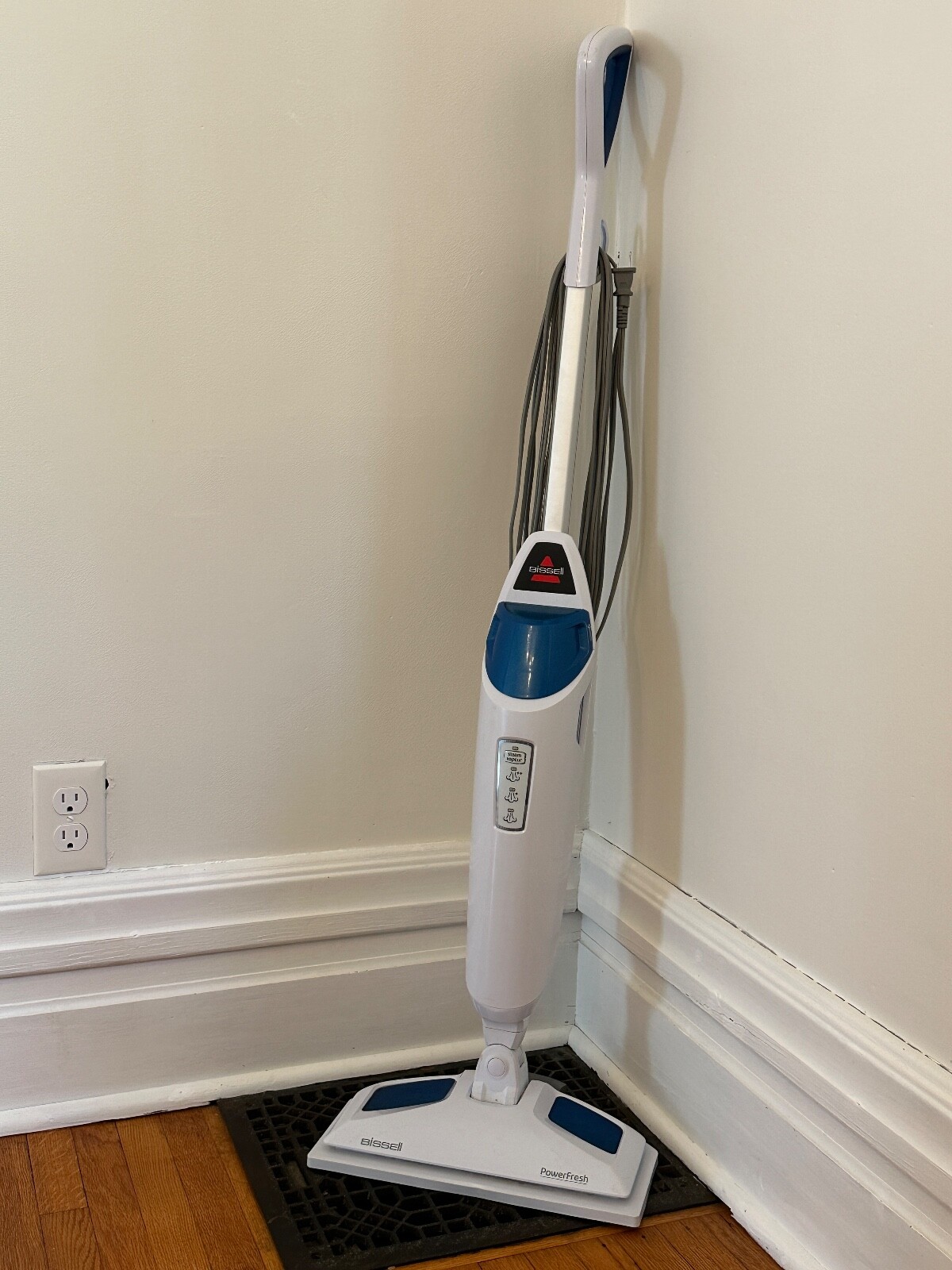 Bissell Power Fresh Steam Mop 19401 Multi-Surface Cleaner Works Great-image