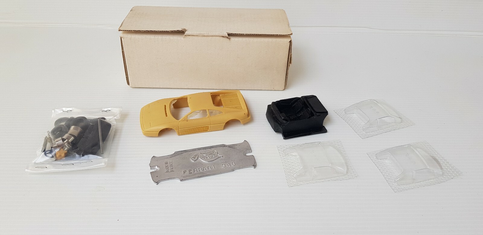 Alezan Models Ferrari 348 TB 1/43 kit à monter de 1989 Record MRF Aix France