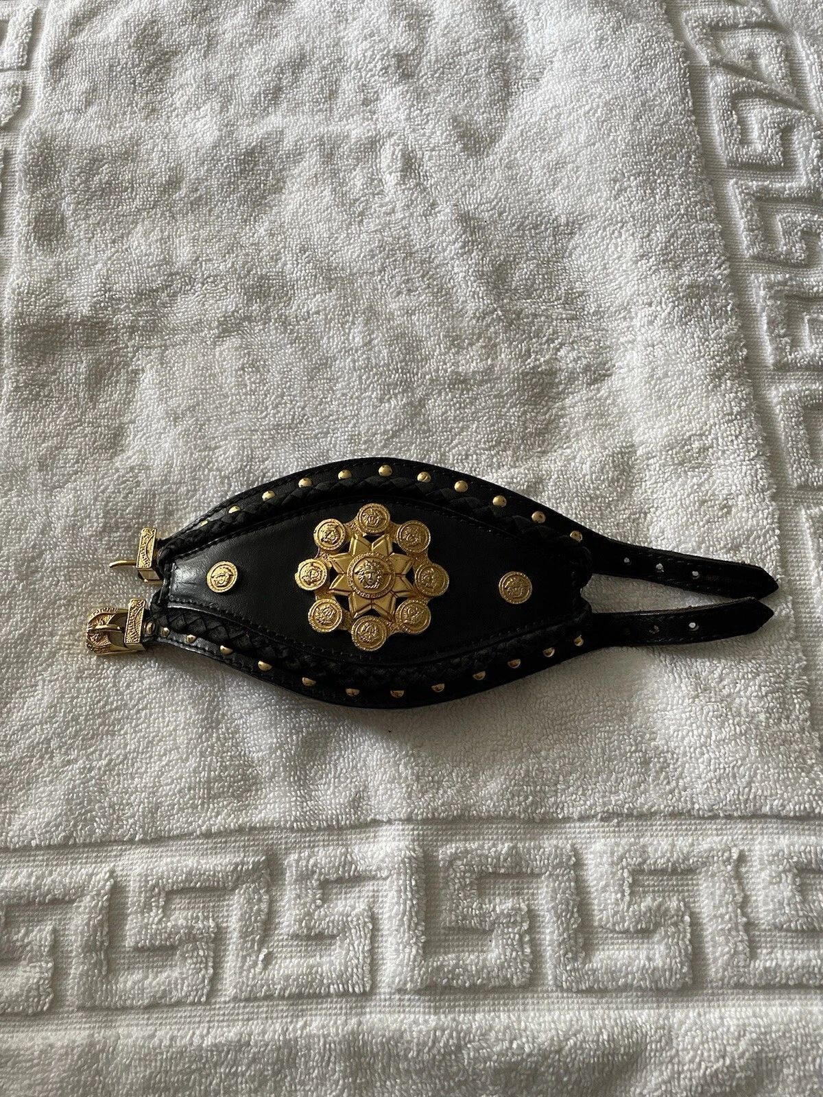 Polsino GIANNI VERSACE in pelle nera con medaglione Medusa collezione 1993 Miami