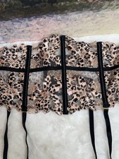 NWT Victoria  s Secret Lace Waist  clincher Garter Hooks M/L Animal Print Floral
