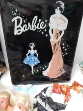 VINTAGE PONYTAIL 1962 c BARBIE CASE WITH DOLL PLUS CLOTHING - GREAT GIFT