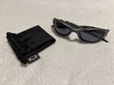Occhiali da sole Oakley Valve grigio scuro - nero iridio - quasi come nuovi