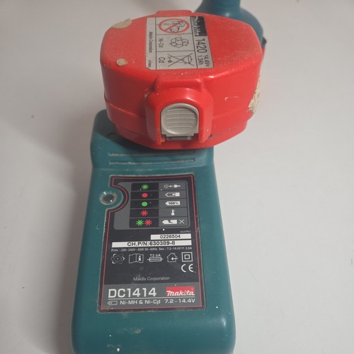 Makita 8391D 18V Cordless Combi Plus Two Batteries Working Perfectly - Afbeelding 6 van 6