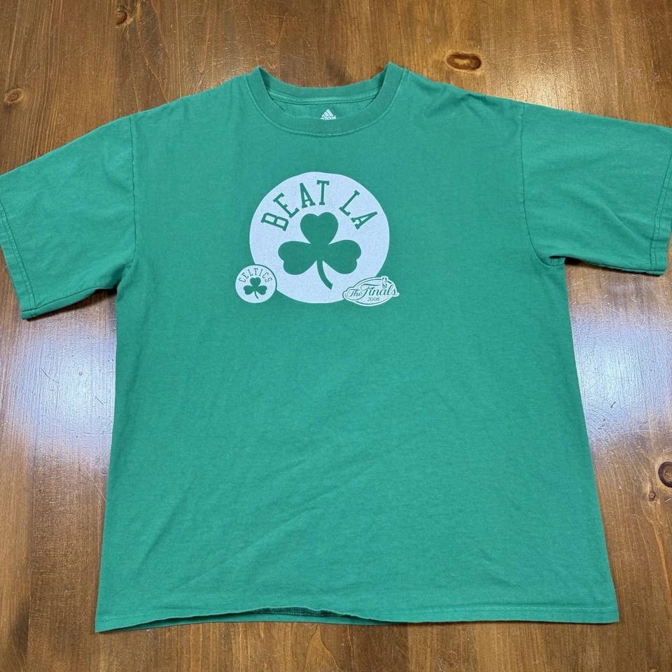 阿迪达斯波士顿凯尔特人队 2008 NBA 总决赛击败洛杉矶 T 恤男式 L 保罗皮尔斯科比 — 第 2/4 张图片