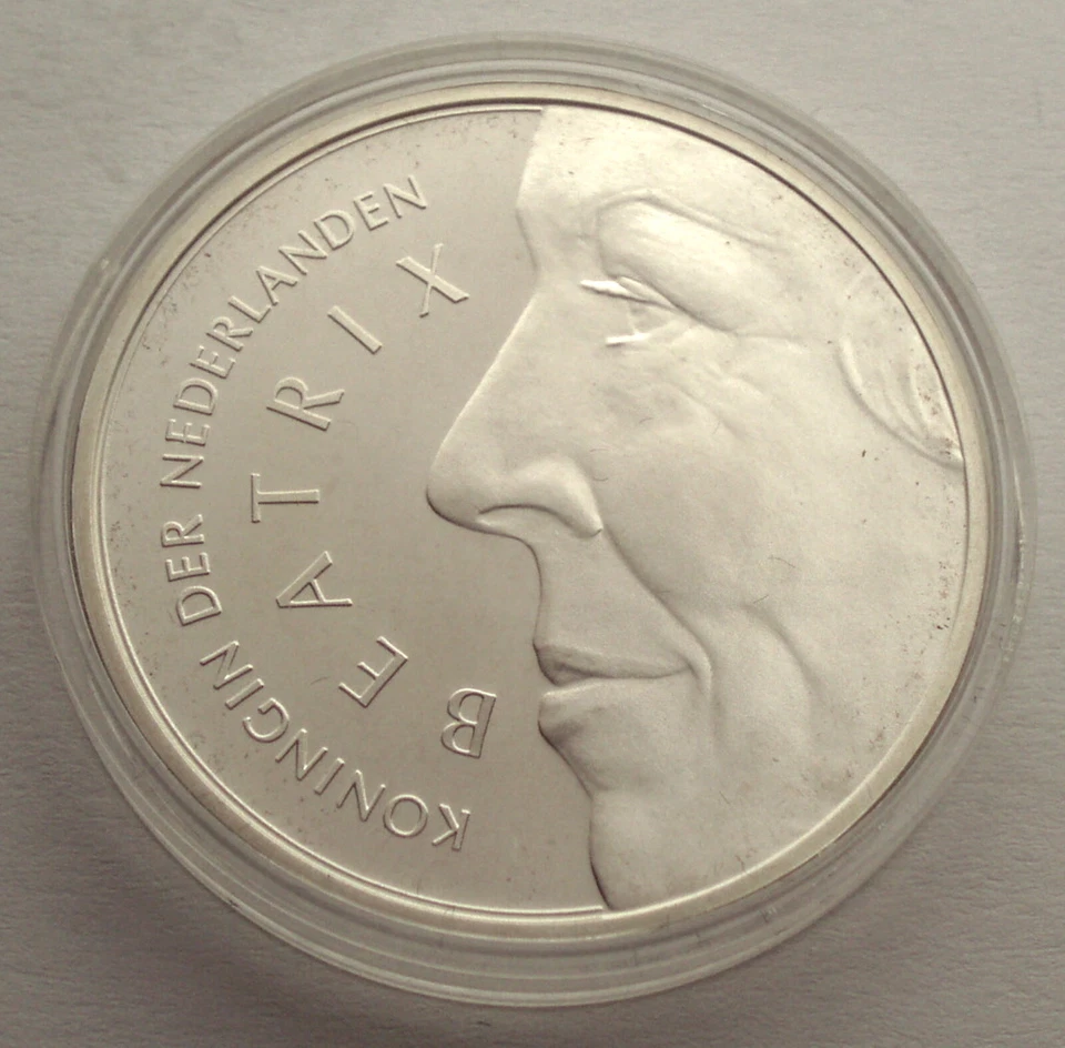 NETHERLANDS 50 GULDEN 1991 Silver Wedding Anniversary Silver FDC in Mint Box. B4 - Image 4 of 4