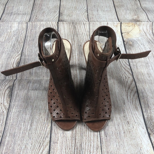 Women’s VINCE CAMUTO KARSTEN Brown Leather eyelet Heel Peep Toe Sandal