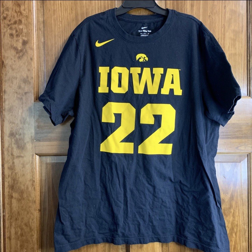 The Nike Tee Caitlin Clark #22 Iowa Hawkeyes basketball tee  unisex size XL
