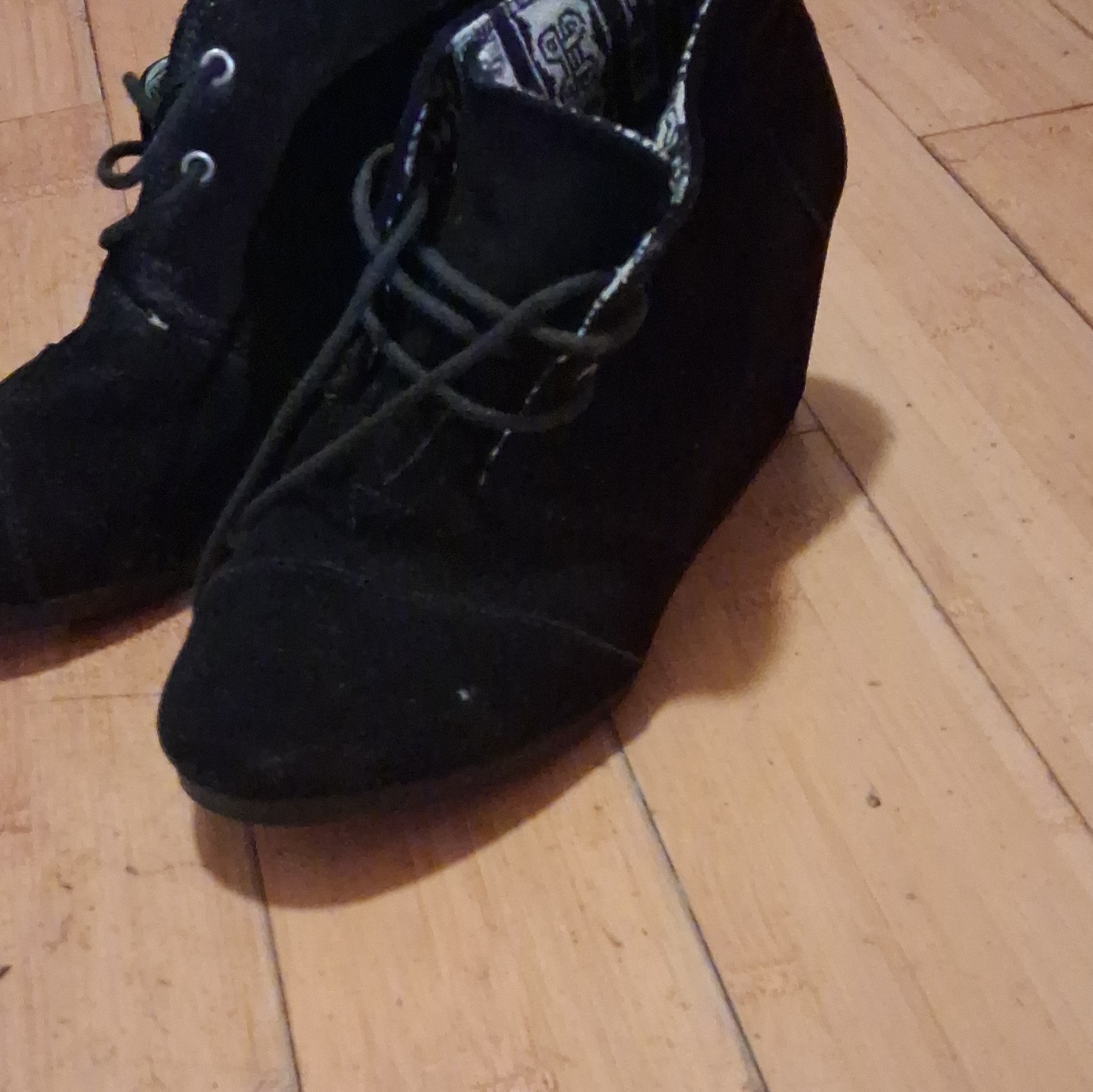TOMS Women’s Black Suede Lace-Up Ankle Bootie Round Toe Solid Size 7