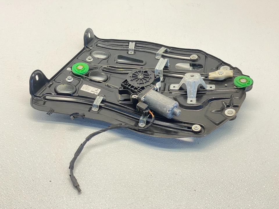 04-10 BMW E64 640 650 M6 Convertible Rear Right Side Window Regulator Motor OEM✅ - Image 2 of 4