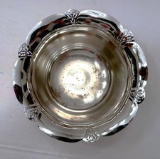 WM Rogers 427 Silverplate Scalloped Edge Pierce Design Footed Bowl