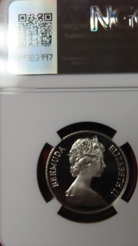 1984 - BERMUDA TWENTY - FIVE CENTS SILVER COIN SOUTHAMPTON PARISH ARM NGC PF68 - Picture 3 of 7