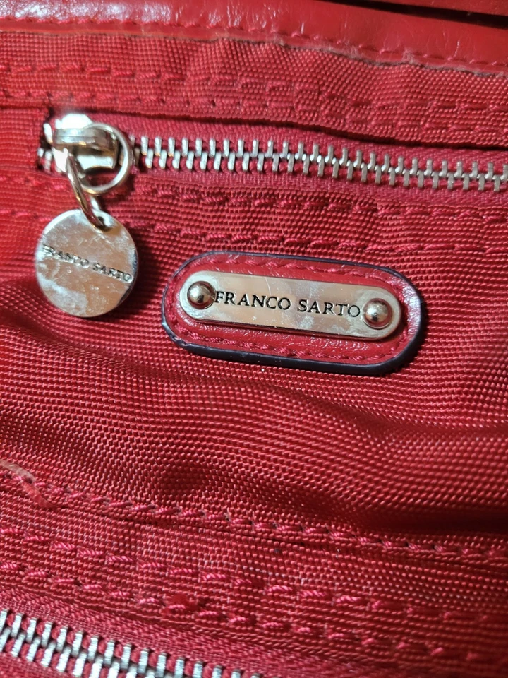 Cartera Roja Franco Sarto Lona Cuero Borde Doble Asa Multi Bolsillo Pequeño Defecto Foto 3 de 4