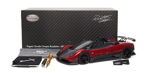 Pagani Zonda Cinque Roadster rouge 1/18 avec ouvrants complets et moteur V12 détaillé