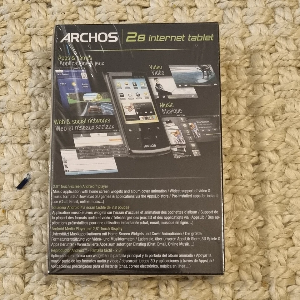 Archos 28 2.8-inch Screen 4GB Internet Tablet - Image 2 of 4