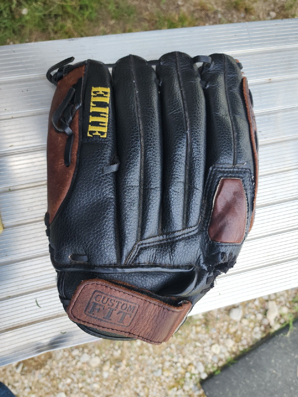 Wilson Elite A2477 13" Leather Softball Glove RHT Black Brown Oversized