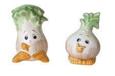 Vintage Anthropomorphic Onion & Cabbage Salt & pepper shaker Brinn's as is