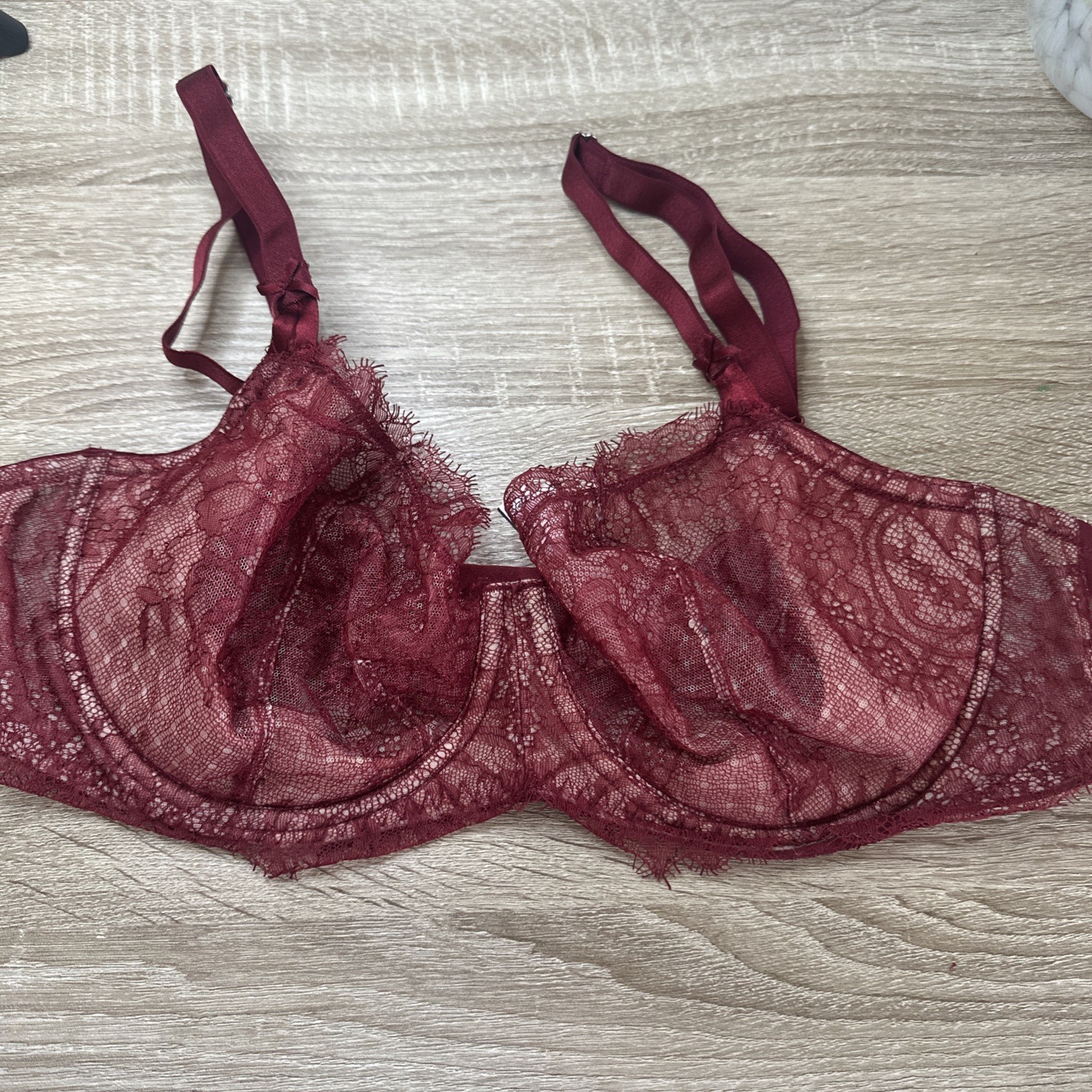 Victoria’s Secret Dream Angels Push-Up Without Padding Size 36DD Burgundy Lace ￼