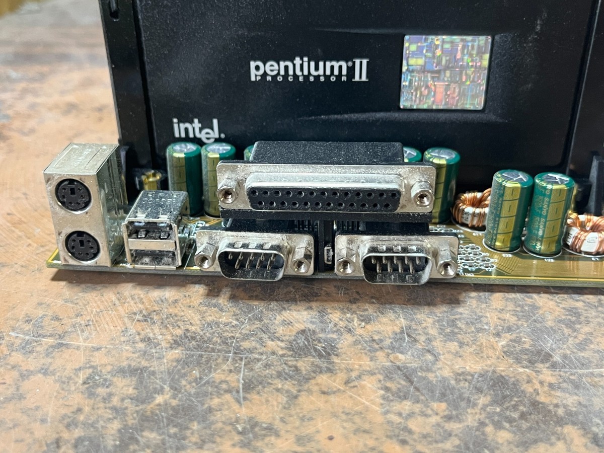 Gigabyte GA-686LX Slot 1 ATX Motherboard SDR AGP ISA Intel Pentium