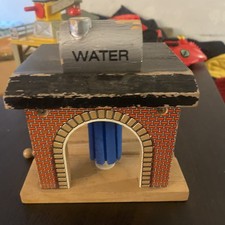 Thomas Friends Wooden Railway Sodor Engine Wash 2001