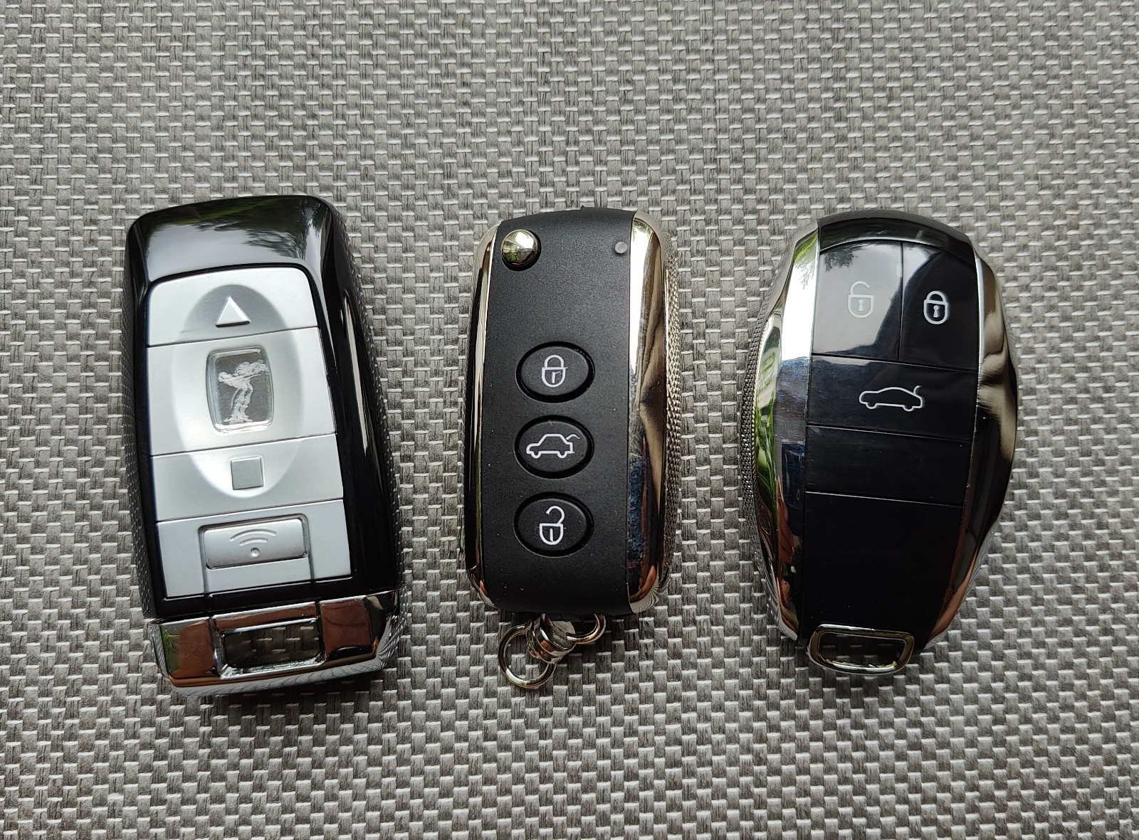 BENTLEY & ROLLS ROYCE KEY PROGRAMMING SPARE AND ALL KEYS LOST *READ DESCRIPTION*