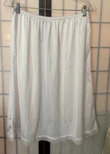 Velrose NWOT Plus Size Women 3X White Half Slip Lace Hem