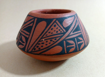 Vintage Santo Domingo (Kewa) Black on Red Pot/Olla 2'' Signed Priscilla R. Coriz