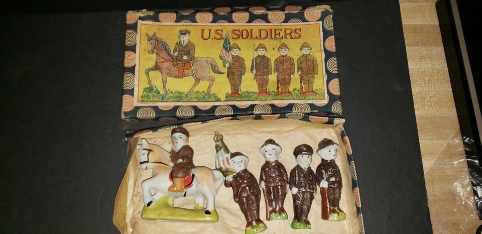 ☆VERY RARE ORIG Vtg Set Frozen Charlotte Bisque U.S. WWI Soldiers Set With Box - Image 4 of 4