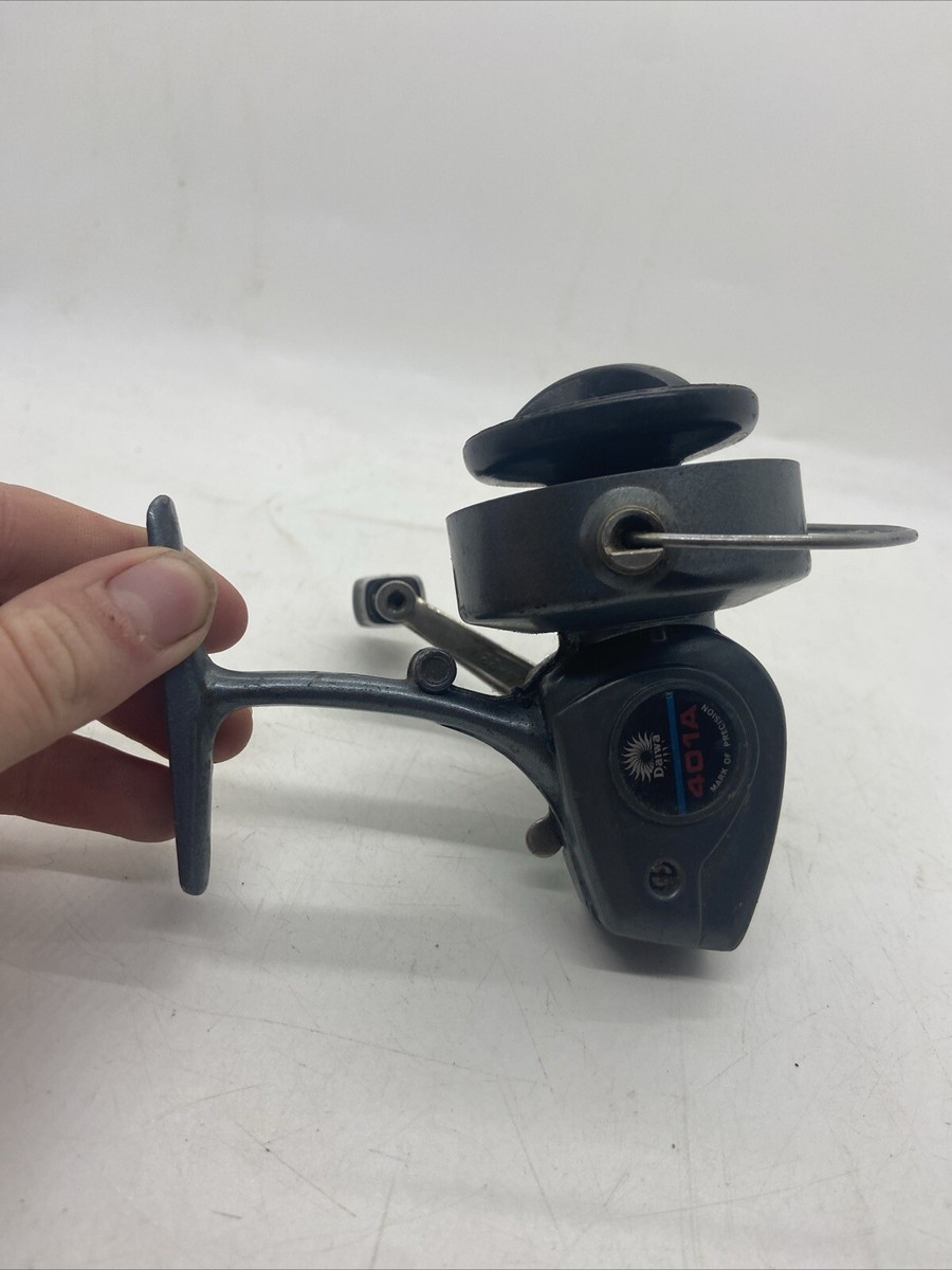 daiwa 401a reel Vintage Daiwa 401A Spinning Reel For Fishing Gray Mark Of Precision