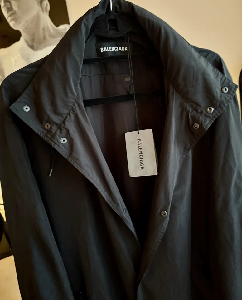 Gabardina Balenciaga 2019 'Archetype Logo' cortavientos concha 44 Foto 3 de 4