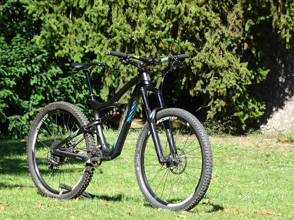 IBIS MOJO HD3 in Version X01 Eagle mit einer RockShox Pike RTC3 im Carbonrahmen - Bild 3 von 4