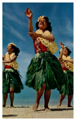 Hawaiian Hula Dancers w Ti Leaf Skirt & Plumeria Leis Hawaii