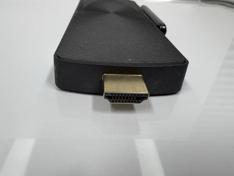 Azulle Access 3 Mini PC Stick Intel - J3455 - 4GB RAM - 32GB SSD Windows 10 - Image 3 of 4