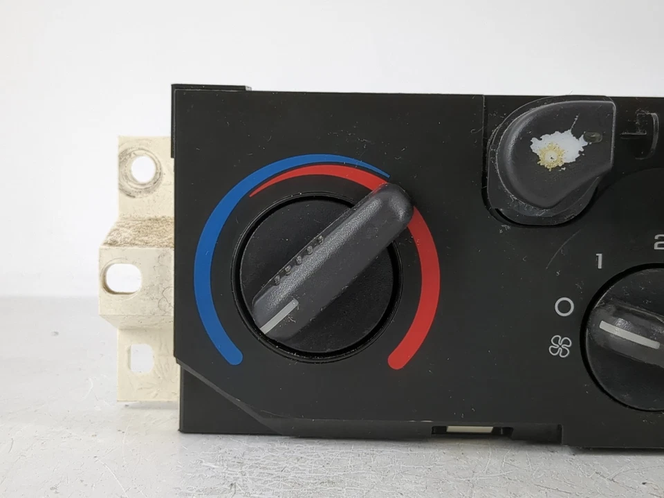 GMC Canyon 2004-2005 calefacción aire acondicionado techo control de clima 15858833 VP3OK Foto 3 de 4