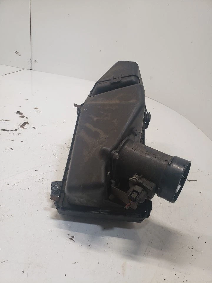 Filtro de aire 3,5 L 6 cilindros compatible 04-09 QUEST 1360503 Foto 2 de 4