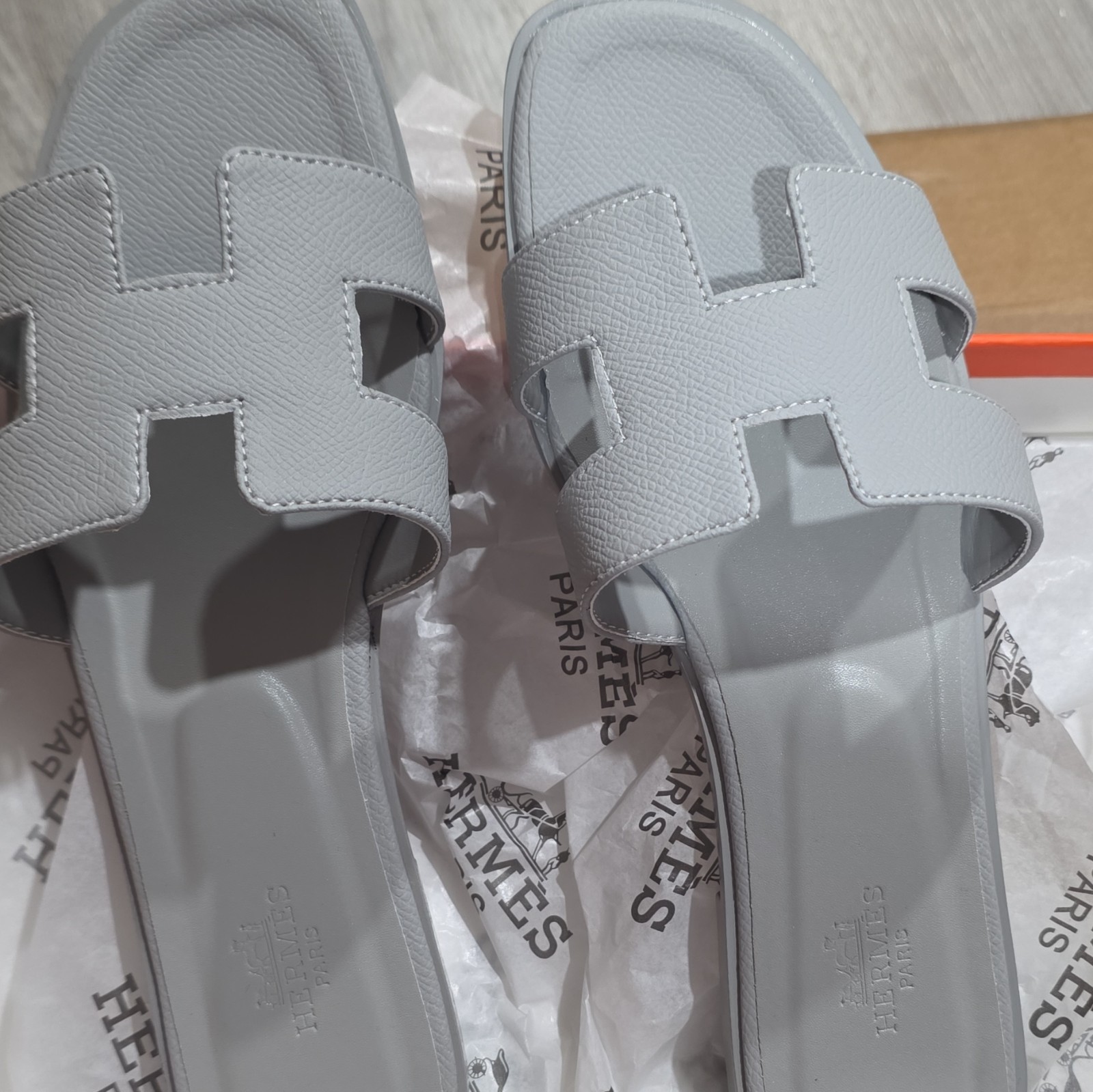 size 39 Hermès sandals color gray
