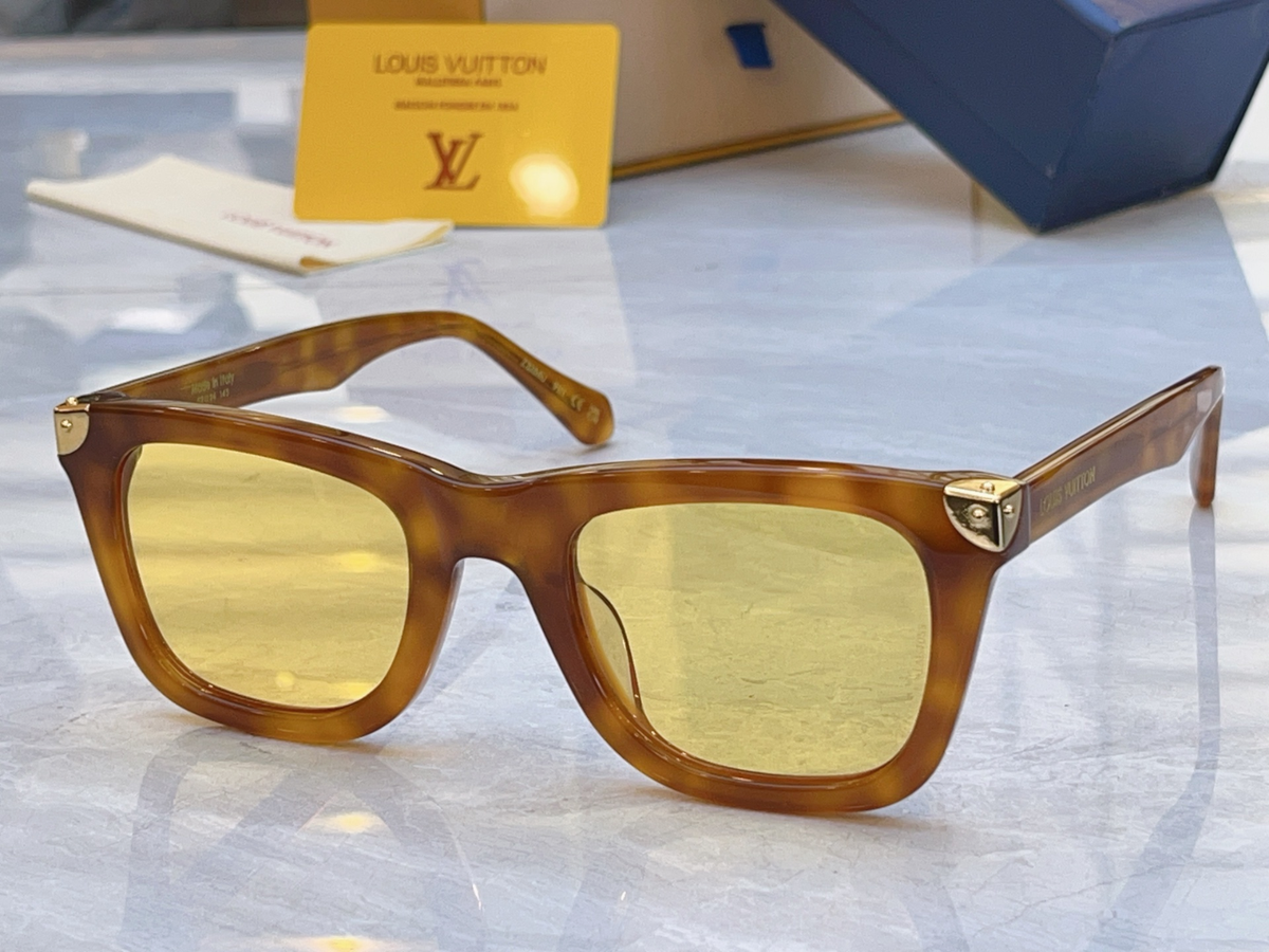 Louis Vuitton #3266 Brown Frame Brown-Yellow Lenses Sunglasses 52
