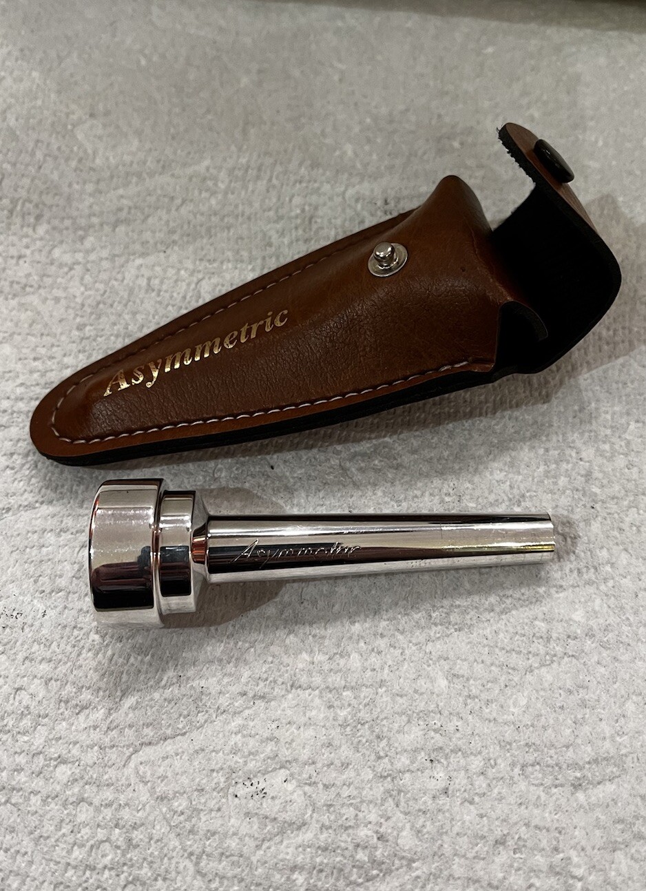 Asymmetric Lead 342 Silver Plated Trumpet Mouthpiece & Leather Carrying