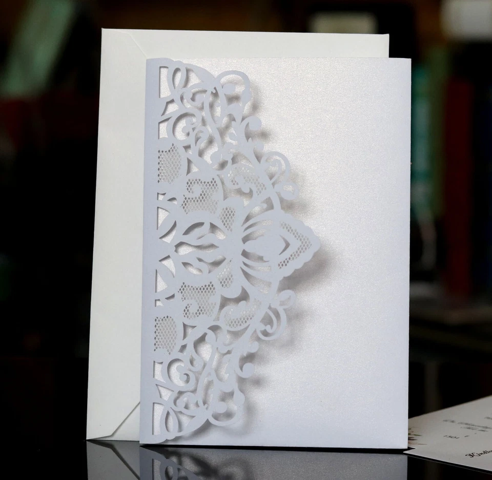 Tarjeta de invitación de boda triple pliegue corte láser para compromiso de boda ducha nupcial Foto 2 de 4