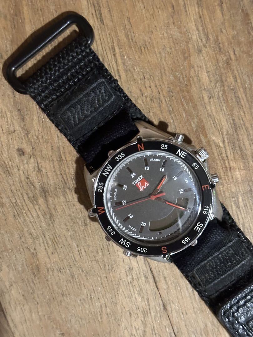 Timex/M&M Hide And Seek Analog Quartz Men M&M Hide And Seek Timex/M&M Hide And Seek Analog Quartz Men M&M Hide And Seek