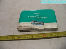 Amazon Basics 3-Blade Razor Refills for Men with Dual 12 Count 195515007672