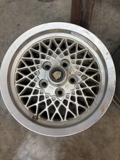 Jaguar Xjs Set Of 4 Rims. Includes Lug Nuts And Two Brake Dust Shields