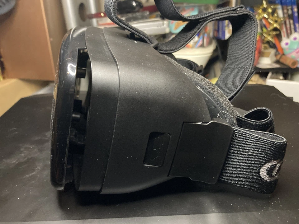 Auriculares Homido VR con estuche de transporte Foto 3 de 4