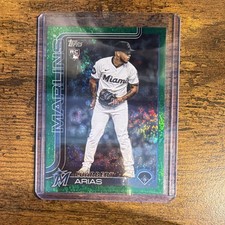 2025 Topps Update Luarbert Arias Marlins Rookie Green Rainbow Foil #US53 /99