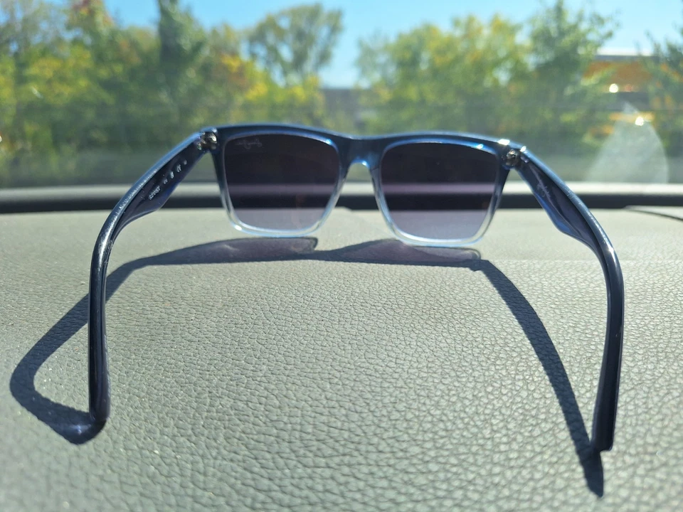 Gafas de sol unisex con marco cuadrado de plástico multicolor Sean John SJS1015 54-10-145 Foto 3 de 4