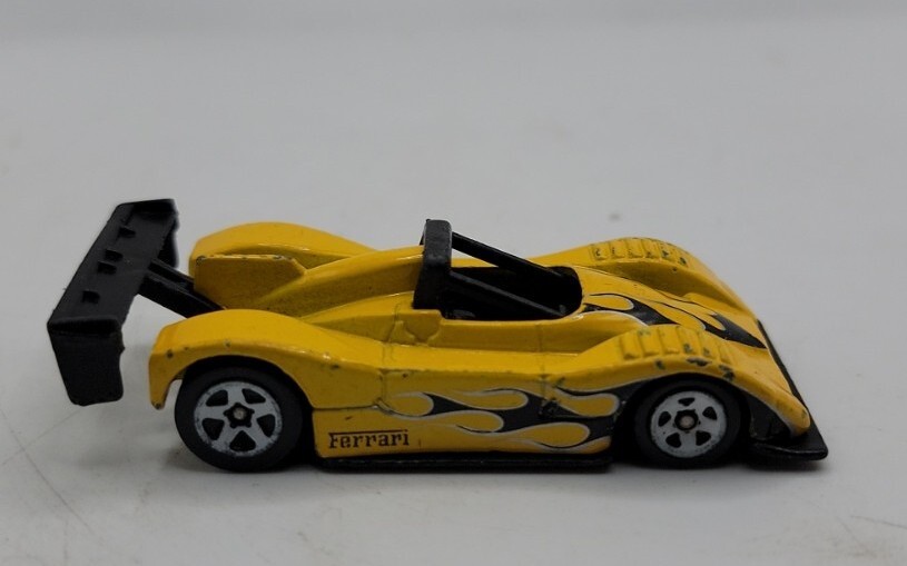 Hot Wheels Yellow w/ Black Flames Ferrari 333 SP White 5