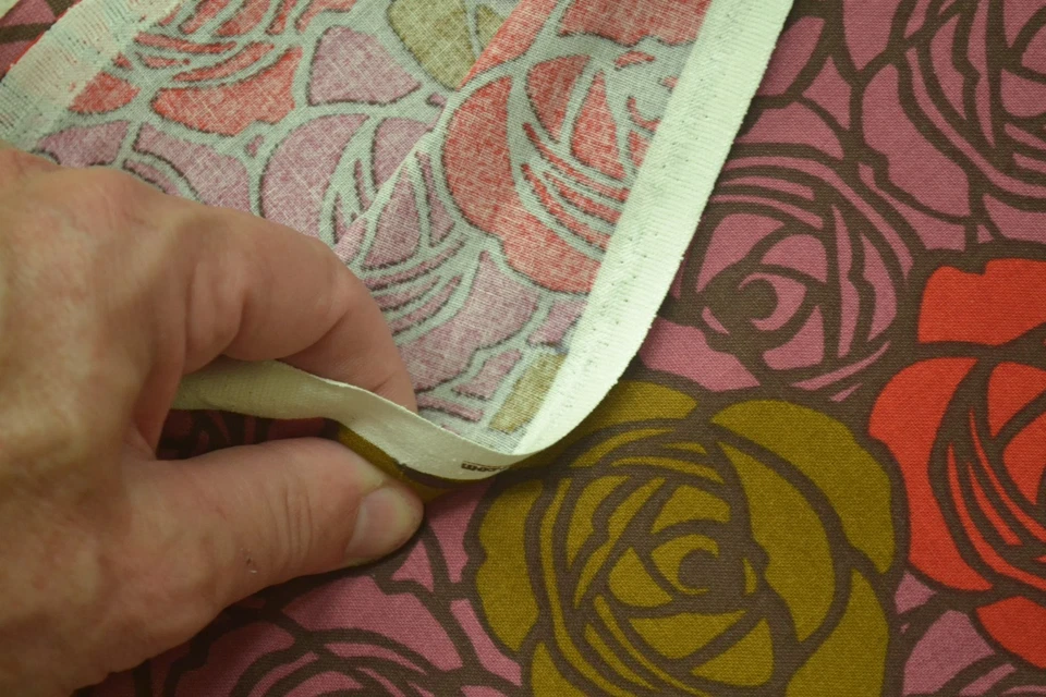 30" Long, Red & Olive Floral on Dusty-Rose Quilt Cotton, Andover/Hall, M6785 - Image 4 of 4